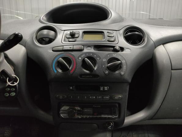 Toyota Yaris I с пробегом 2002 года, цена 245 000 рублей, 328200 км, хэтчбек, Автокод Объявления