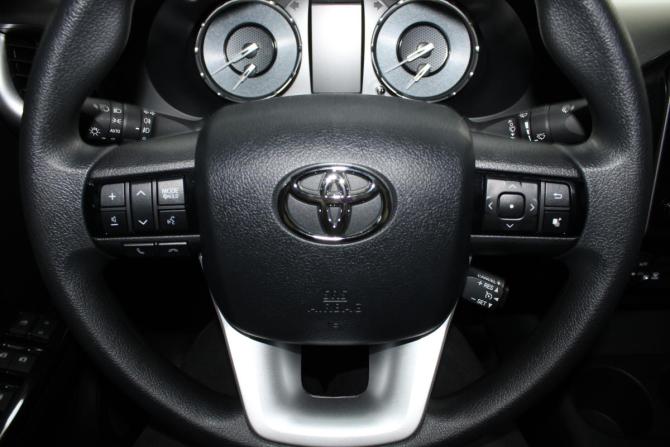 Toyota Hilux VIII Рестайлинг 2 с пробегом 2025 года, цена 7 400 000 рублей, 132 км, offers.body_type.unknown, Автокод Объявления
