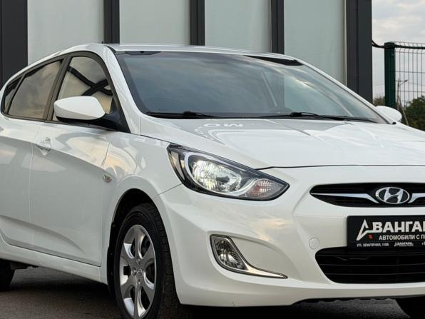Hyundai Solaris I с пробегом 2014 года, цена 900 000 рублей, 125000 км, хэтчбек, Автокод Объявления