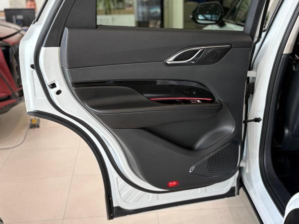 Hongqi HS3 с пробегом 2024 года, цена 2 949 000 рублей, 30399 км, внедорожник, Автокод Объявления