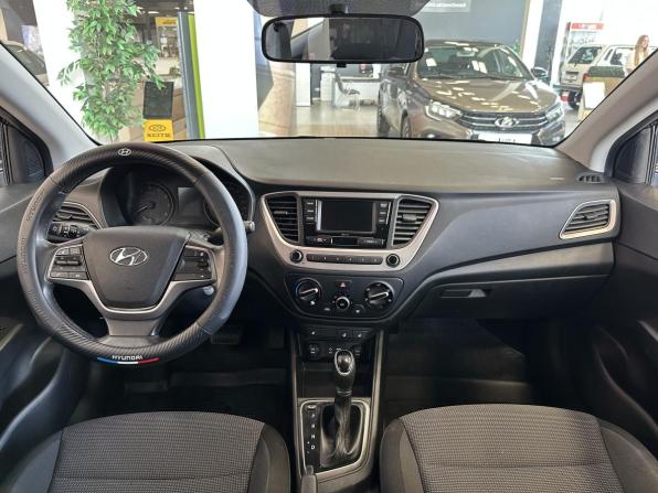 Hyundai Solaris II с пробегом 2018 года, цена 1 290 000 рублей, 77036 км, седан, Автокод Объявления