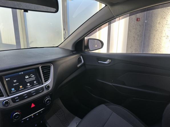 Hyundai Solaris II с пробегом 2019 года, цена 1 665 000 рублей, 57823 км, седан, Автокод Объявления