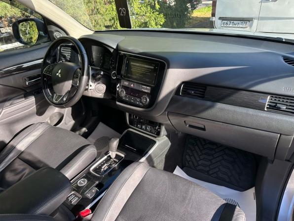 Mitsubishi Outlander III Рестайлинг 2 с пробегом 2018 года, цена 1 849 000 рублей, 174533 км, внедорожник, Автокод Объявления