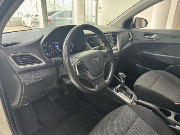 Hyundai Solaris II с пробегом 2018 года, цена 1 400 000 рублей, 60300 км, седан, Автокод Объявления