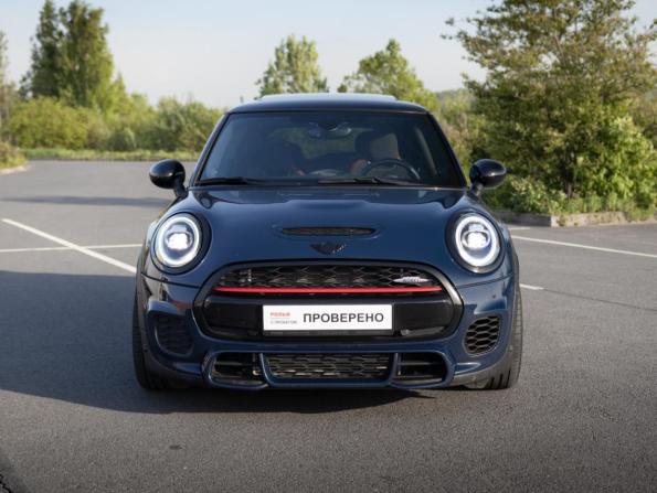 Mini Hatch III (F55/F56) Рестайлинг с пробегом 2018 года, цена 2 679 700 рублей, 110000 км, хэтчбек, Автокод Объявления