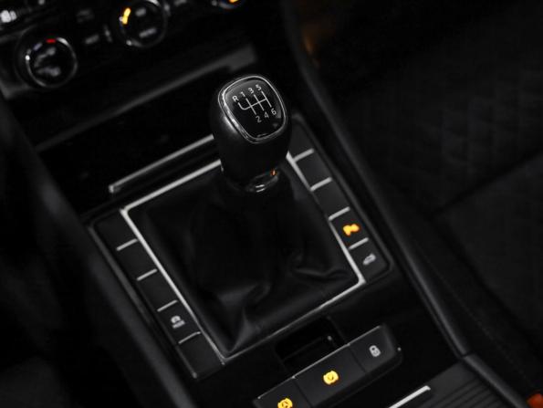 Skoda Superb III с пробегом 2018 года, цена 2 049 000 рублей, 59890 км, лифтбек, Автокод Объявления