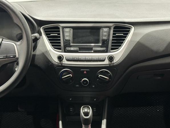 Hyundai Solaris II с пробегом 2017 года, цена 1 299 409 рублей, 72654 км, седан, Автокод Объявления