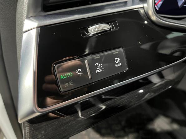 Audi Q8 I (4M) с пробегом 2018 года, цена 6 750 000 рублей, 44777 км, внедорожник, Автокод Объявления