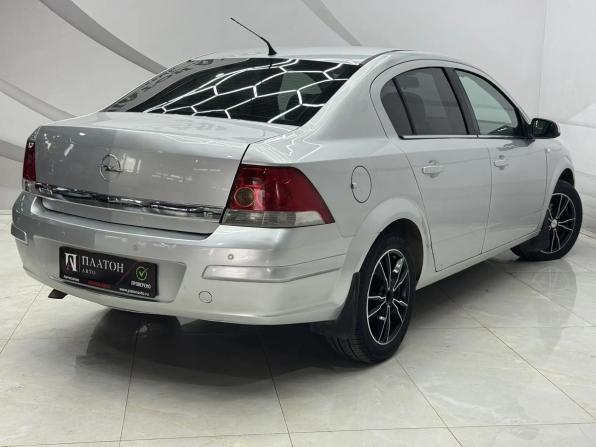 Opel Astra H Рестайлинг с пробегом 2008 года, цена 320 000 рублей, 301000 км, седан, Автокод Объявления