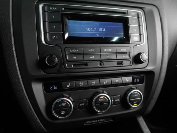 Volkswagen Jetta VI Рестайлинг с пробегом 2014 года, цена 1 378 000 рублей, 87640 км, седан, Автокод Объявления