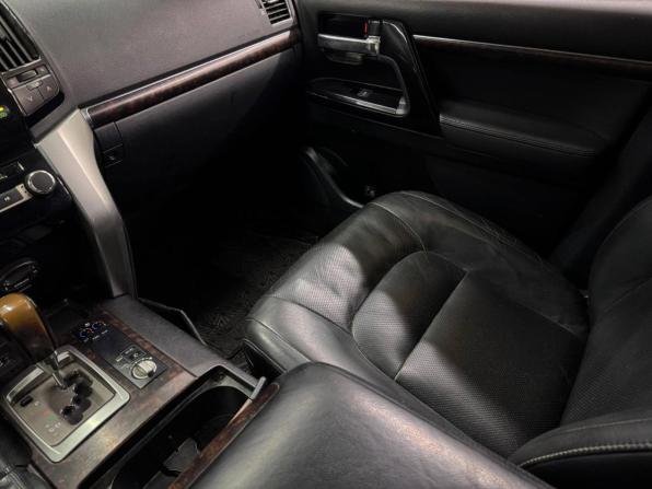 Toyota Land Cruiser 200 Series Рестайлинг 1 с пробегом 2013 года, цена 3 449 000 рублей, 237000 км, внедорожник, Автокод Объявления