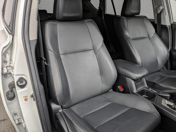 Toyota RAV4 IV (XA40) Рестайлинг с пробегом 2016 года, цена 2 750 000 рублей, 107294 км, внедорожник, Автокод Объявления