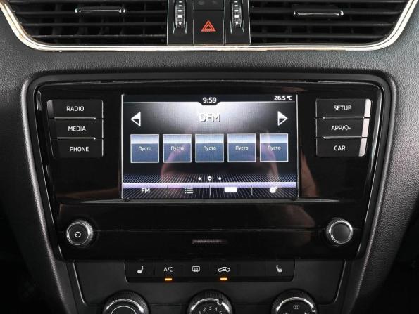 Skoda Octavia III (A7) Рестайлинг с пробегом 2017 года, цена 1 439 000 рублей, 222807 км, лифтбек, Автокод Объявления