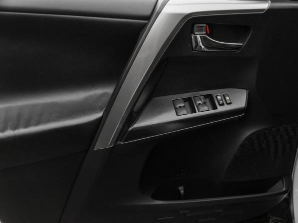 Toyota RAV4 IV (XA40) Рестайлинг с пробегом 2017 года, цена 2 450 000 рублей, 147015 км, внедорожник, Автокод Объявления