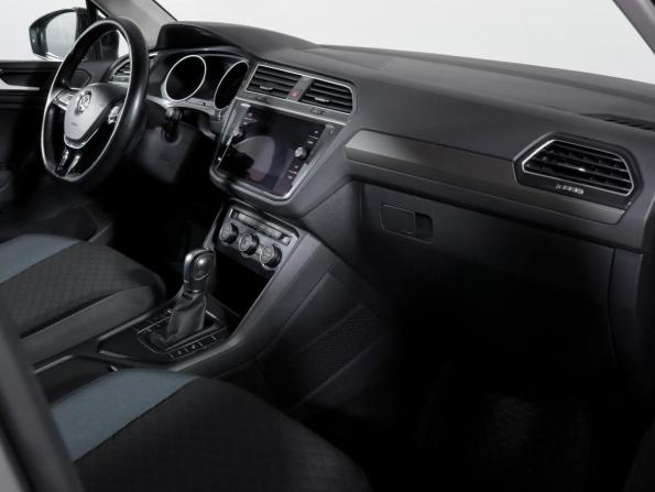Volkswagen Tiguan II с пробегом 2019 года, цена 2 450 000 рублей, 77199 км, внедорожник, Автокод Объявления
