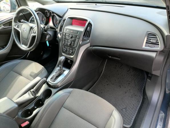 Opel Astra J с пробегом 2012 года, цена 689 000 рублей, 141462 км, хэтчбек, Автокод Объявления