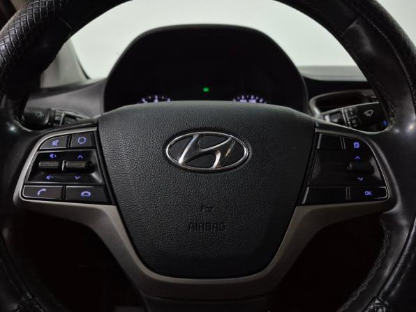 Hyundai Solaris II с пробегом 2018 года, цена 1 195 000 рублей, 198696 км, седан, Автокод Объявления
