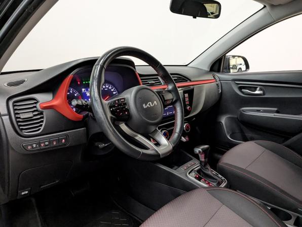 Kia Rio IV Рестайлинг с пробегом 2021 года, цена 1 760 000 рублей, 113102 км, хэтчбек, Автокод Объявления
