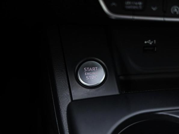 Audi A4 V (B9) Рестайлинг с пробегом 2020 года, цена 3 199 000 рублей, 109488 км, седан, Автокод Объявления