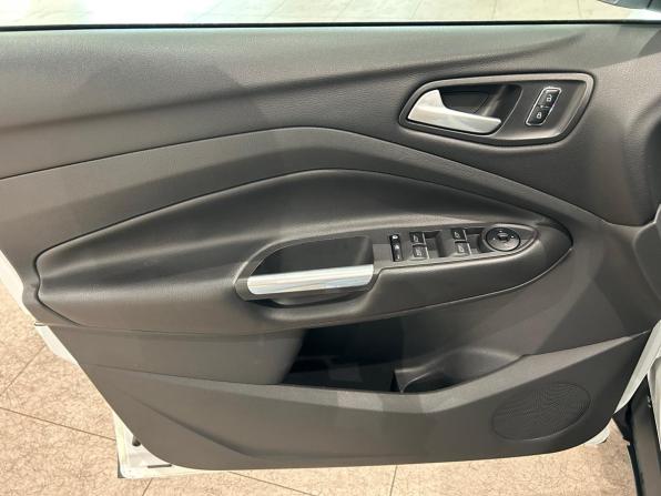 Ford Kuga II с пробегом 2015 года, цена 1 049 000 рублей, 244680 км, внедорожник, Автокод Объявления