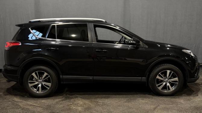 Toyota RAV4 IV (XA40) Рестайлинг с пробегом 2015 года, цена 2 348 000 рублей, 120952 км, внедорожник, Автокод Объявления