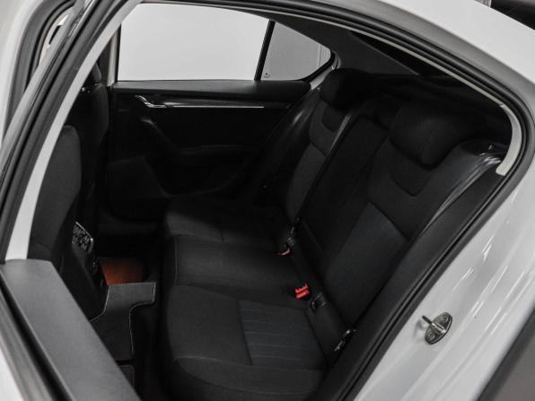 Skoda Octavia III (A7) Рестайлинг с пробегом 2018 года, цена 2 389 000 рублей, 73947 км, лифтбек, Автокод Объявления