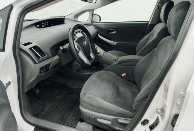 Toyota Prius III (XW30) с пробегом 2009 года, цена 1 029 000 рублей, 221641 км, лифтбек, Автокод Объявления