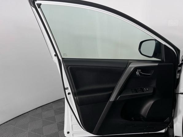 Toyota RAV4 IV (XA40) Рестайлинг с пробегом 2018 года, цена 2 519 000 рублей, 76900 км, внедорожник, Автокод Объявления