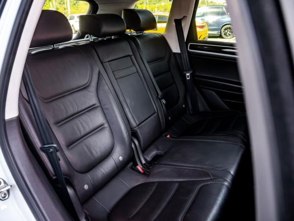 Volkswagen Touareg II Рестайлинг с пробегом 2016 года, цена 3 350 000 рублей, 92676 км, внедорожник, Автокод Объявления