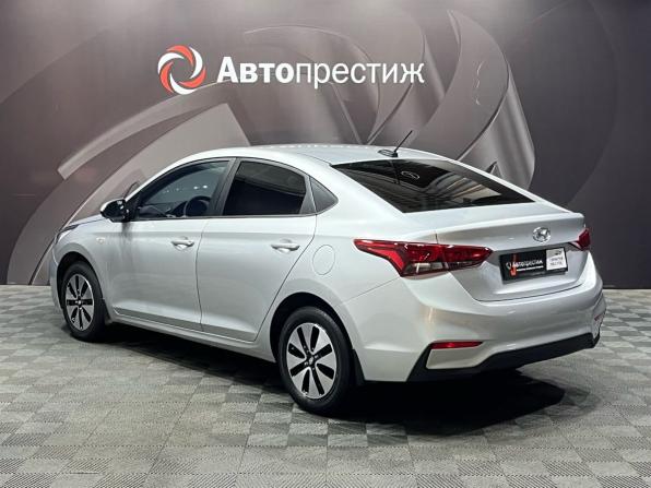 Hyundai Solaris II с пробегом 2018 года, цена 1 150 000 рублей, 151505 км, седан, Автокод Объявления