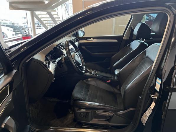 Volkswagen Passat B8 с пробегом 2018 года, цена 1 845 000 рублей, 305313 км, универсал, Автокод Объявления