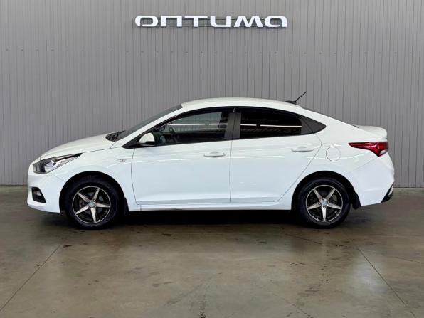 Hyundai Solaris II с пробегом 2018 года, цена 997 000 рублей, 189188 км, седан, Автокод Объявления