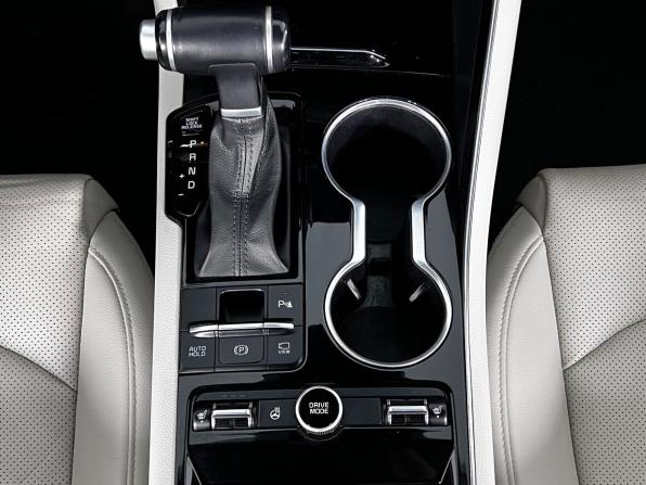 Kia K5 III с пробегом 2021 года, цена 2 200 000 рублей, 131410 км, седан, Автокод Объявления