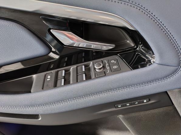 Land Rover Range Rover Evoque II с пробегом 2019 года, цена 3 690 000 рублей, 68001 км, внедорожник, Автокод Объявления
