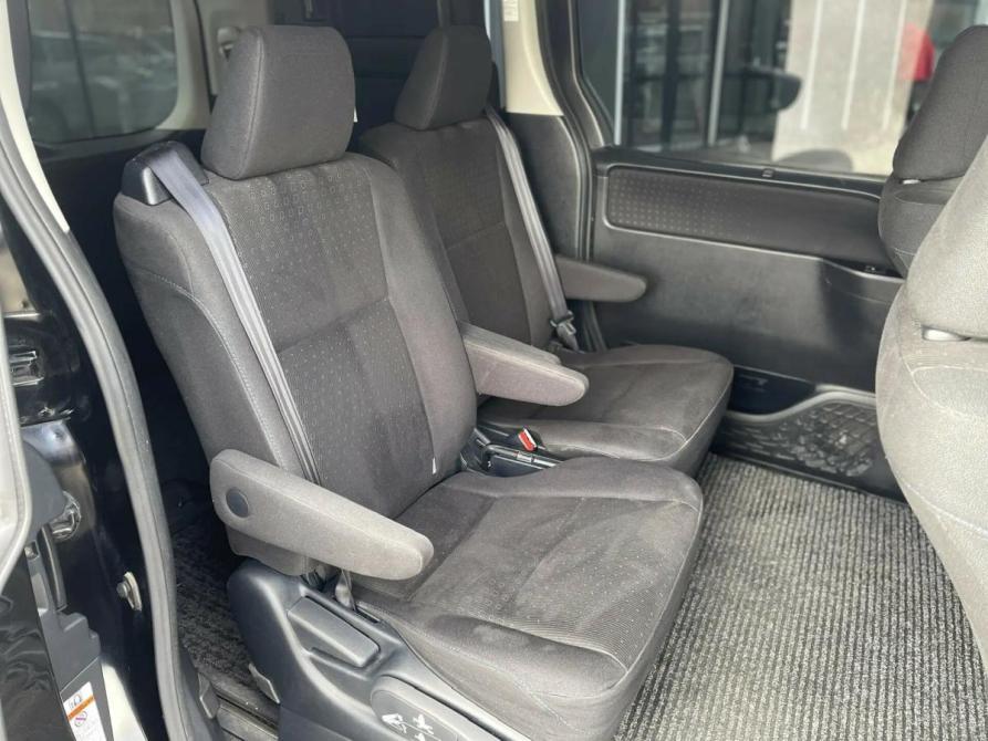 Toyota Voxy III (R80) Томск  - изображение 15