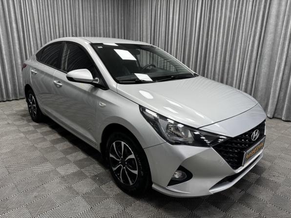 Hyundai Solaris II Рестайлинг с пробегом 2021 года, цена 1 690 000 рублей, 65502 км, седан, Автокод Объявления