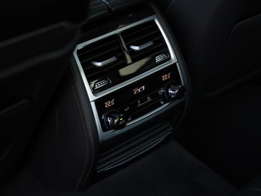 BMW 7 серии VI (G11/G12) Рестайлинг Санкт-Петербург  - изображение 32