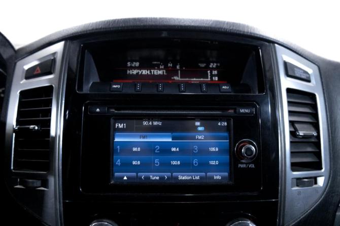 Mitsubishi Pajero IV Рестайлинг 1 с пробегом 2014 года, цена 2 100 000 рублей, 322908 км, внедорожник, Автокод Объявления