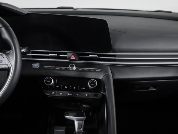 Hyundai Elantra VII (CN7) Рестайлинг с пробегом 2023 года, цена 2 110 000 рублей, 26653 км, седан, Автокод Объявления