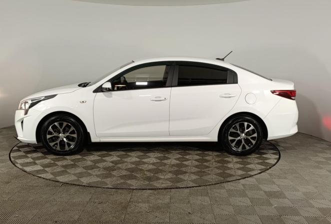 Kia Rio IV Рестайлинг с пробегом 2021 года, цена 1 715 000 рублей, 49687 км, седан, Автокод Объявления