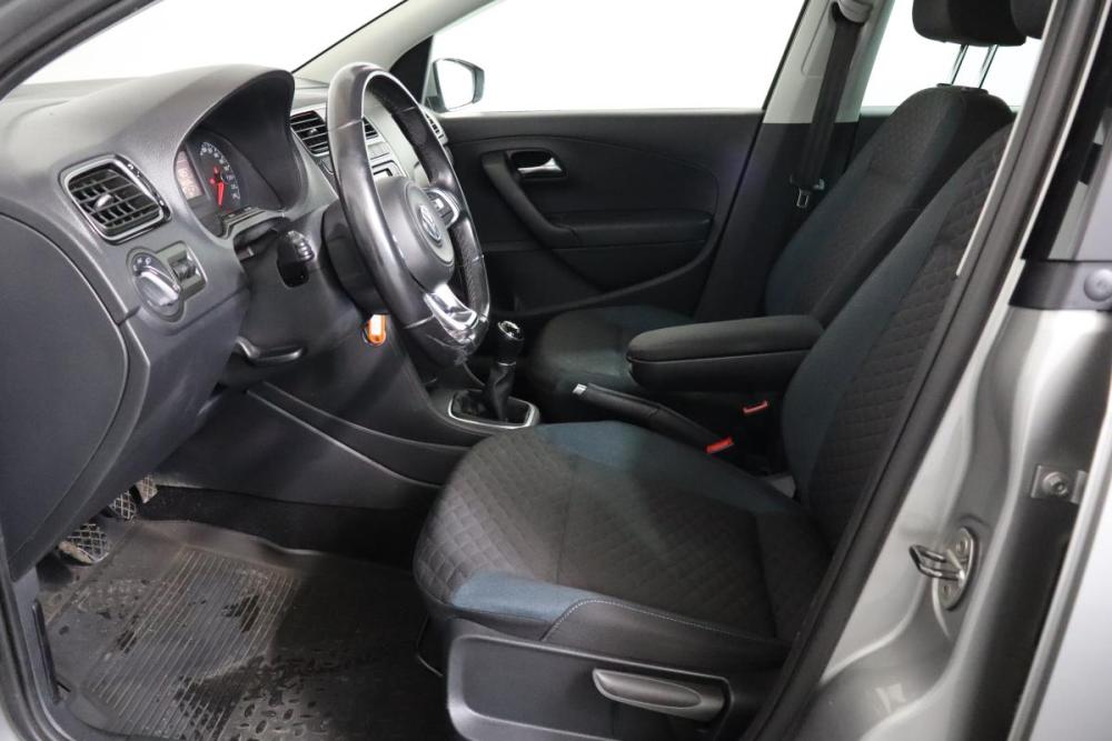 Volkswagen Polo V Рестайлинг Санкт-Петербург  - изображение 7