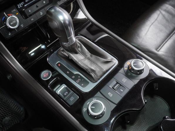 Volkswagen Touareg II с пробегом 2012 года, цена 2 090 000 рублей, 212025 км, внедорожник, Автокод Объявления