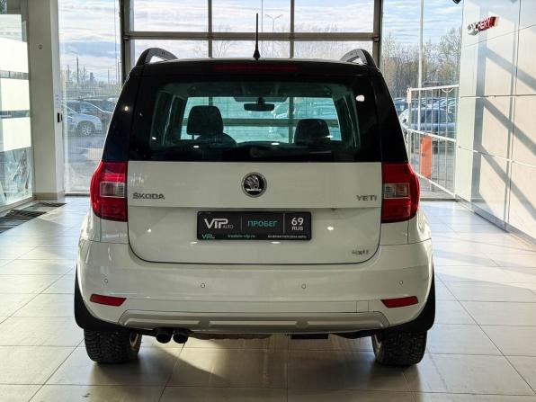 Skoda Yeti I Рестайлинг с пробегом 2016 года, цена 1 007 000 рублей, 276701 км, внедорожник, Автокод Объявления