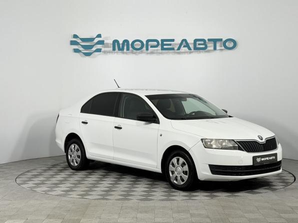 Skoda Rapid I с пробегом 2017 года, цена 885 000 рублей, 181487 км, лифтбек, Автокод Объявления