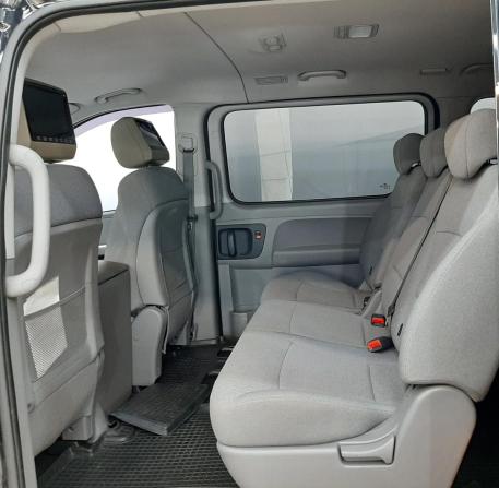 Hyundai H-1 II Рестайлинг 2 с пробегом 2018 года, цена 2 629 000 рублей, 148943 км, минивэн, Автокод Объявления