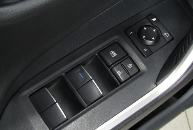 Toyota RAV4 V (XA50) с пробегом 2021 года, цена 3 795 000 рублей, 137899 км, внедорожник, Автокод Объявления