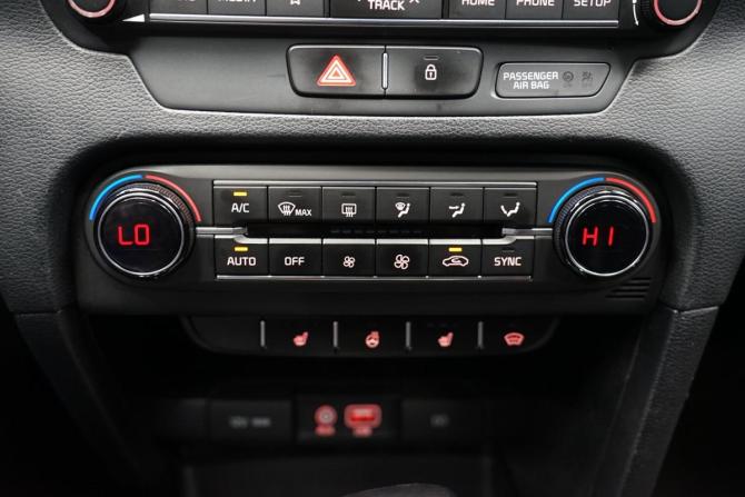 Kia Ceed III с пробегом 2019 года, цена 1 700 000 рублей, 180000 км, универсал, Автокод Объявления