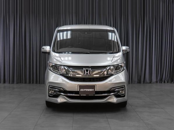 Honda Stepwgn V с пробегом 2017 года, цена 1 779 000 рублей, 172072 км, минивэн, Автокод Объявления