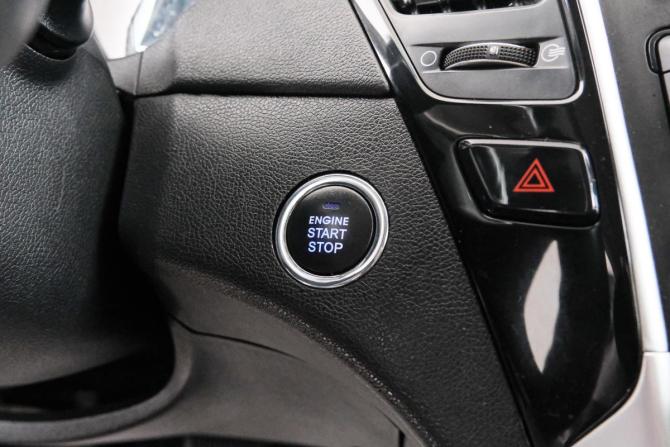 Hyundai Sonata VI (YF) с пробегом 2011 года, цена 1 199 000 рублей, 220100 км, седан, Автокод Объявления