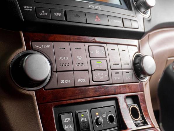 Toyota Highlander II (XU40) Рестайлинг с пробегом 2012 года, цена 2 199 000 рублей, 223837 км, внедорожник, Автокод Объявления